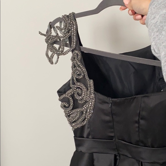 Dress - Picture 4 of 5